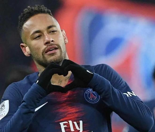 包含足球球员突破自我,表现堪称完美的词条 包含足球球员突破自我,表现堪称完美的词条