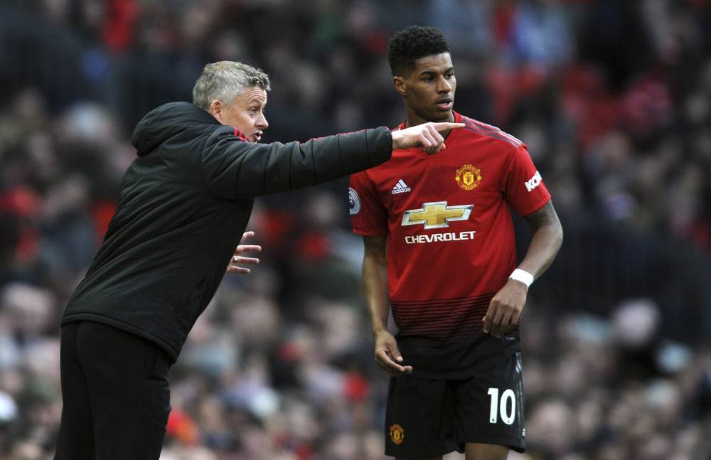 阿森纳完胜乌克兰，本泽马刷新纪录