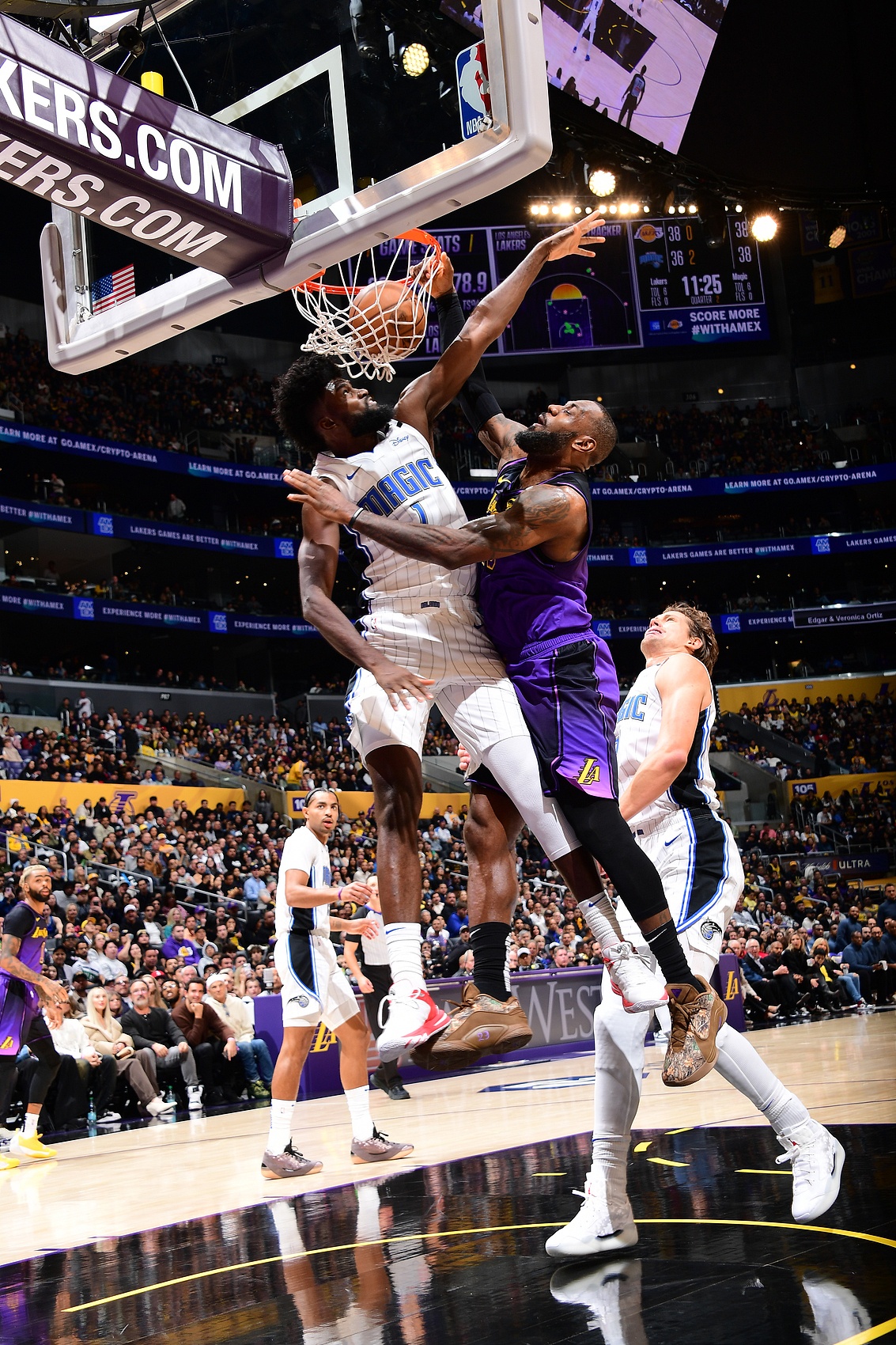 山西队绝杀上海队,詹姆斯带队取胜 山西队绝杀上海队,詹姆斯带队取胜