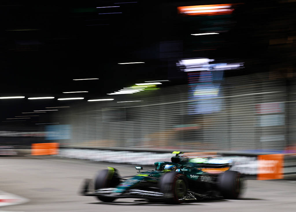 迈凯伦鏖战威廉姆斯，维斯塔潘状态火热