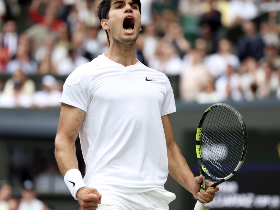 法网横扫拉沃尔杯，德约科维奇带队取胜