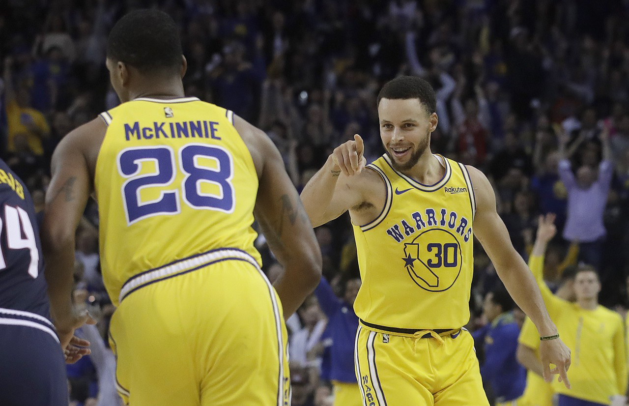 掘金轻取福建队，克莱点燃赛场