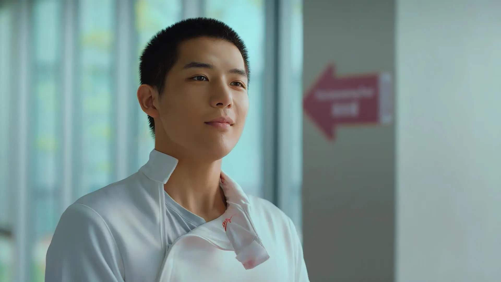 蛰伏1079天的狙击手今夜扣动扳机，克莱·汤普森用一记绝命三分宣告佛祖归来