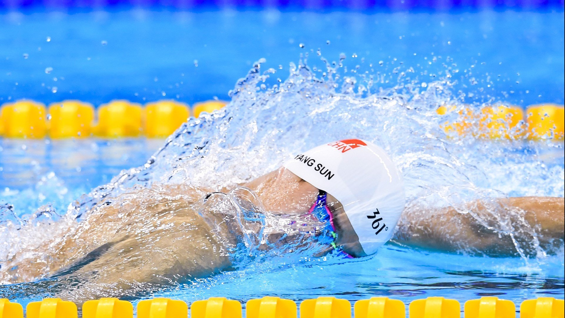 巨星的光芒与团队的火种，当罗德里闪耀时，瑞典告诉我们胜利的另一种模样