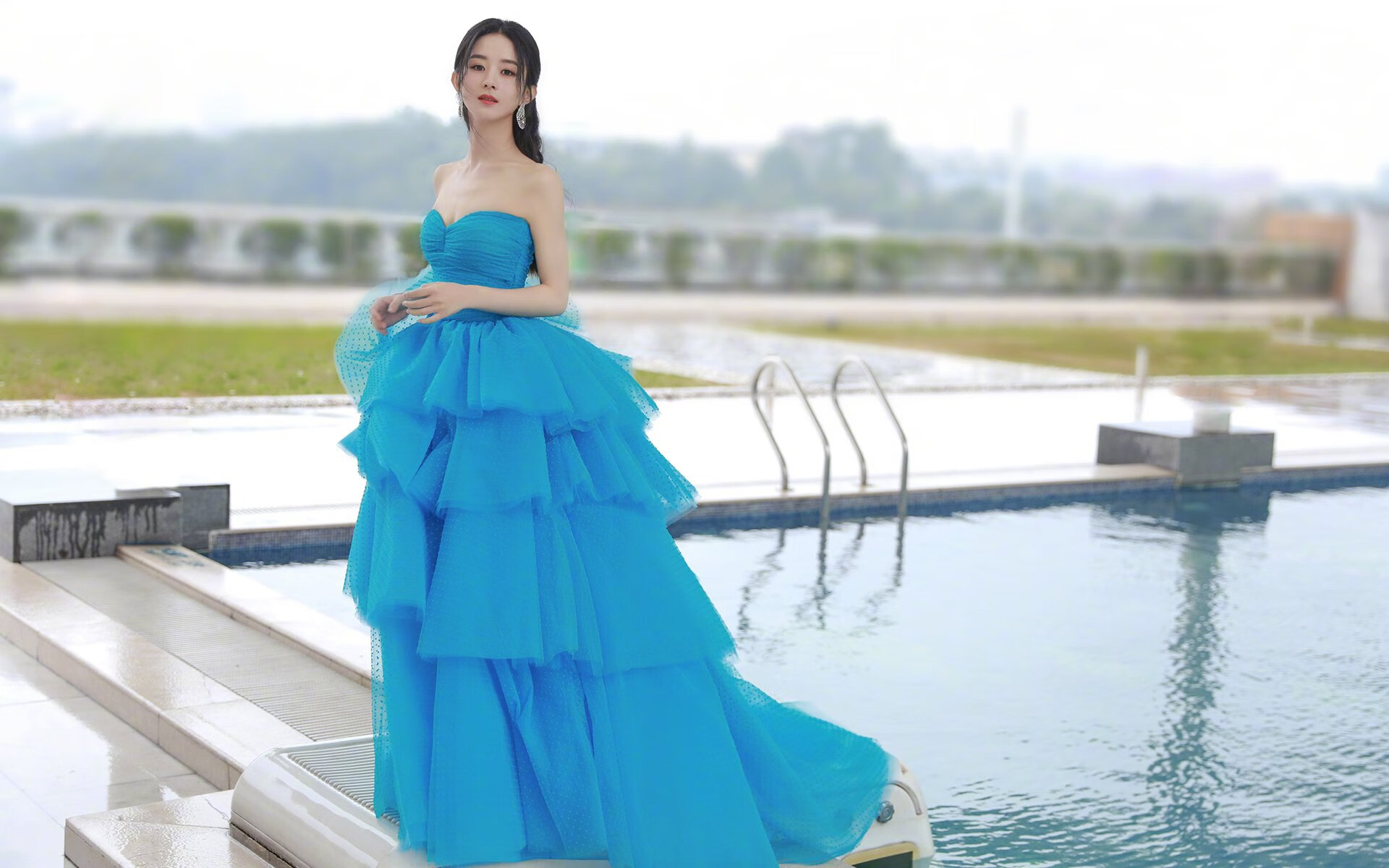 从三笘薰的单点破局到乌克兰的整体压制，现代足球攻防转换的新维度